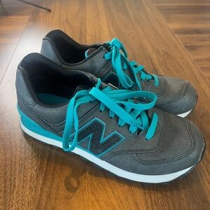 New Balance Black and Teal Sneakers